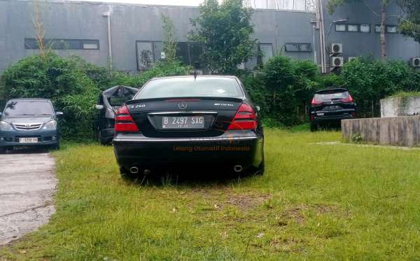 MERCEDES BENZ E 240 ELEGANCE CKD A