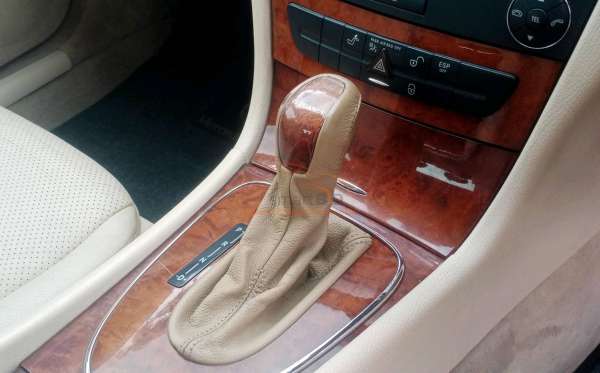 MERCEDES BENZ E 240 ELEGANCE CKD A