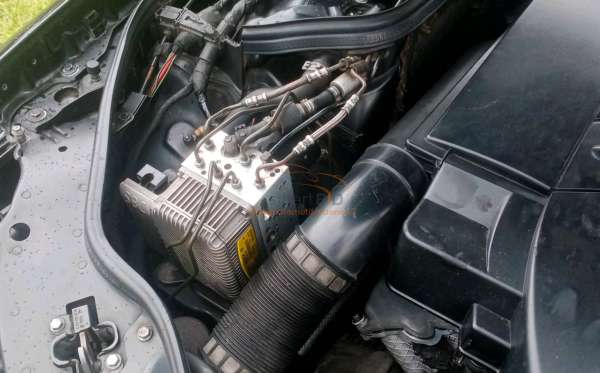 MERCEDES BENZ E 240 ELEGANCE CKD A