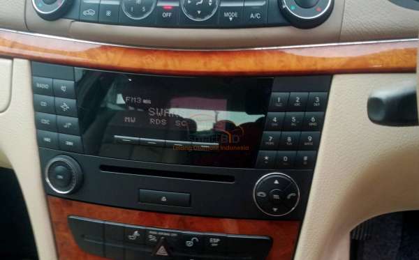 MERCEDES BENZ E 240 ELEGANCE CKD A