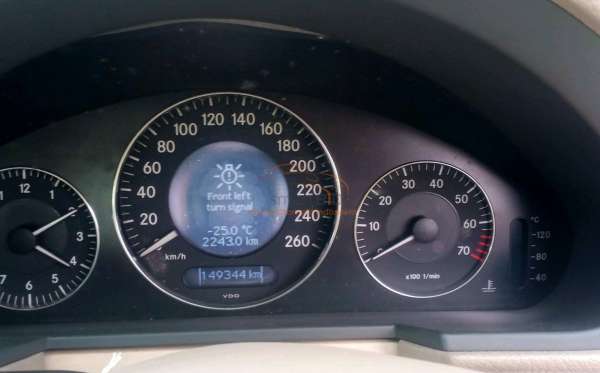 MERCEDES BENZ E 240 ELEGANCE CKD A