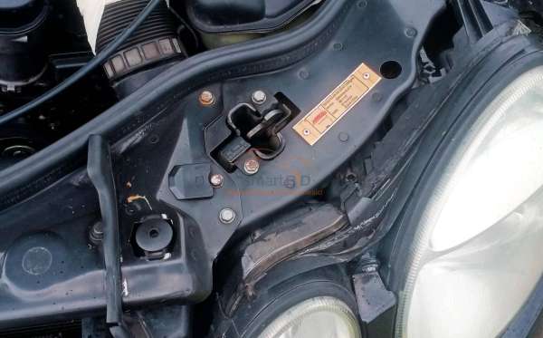 MERCEDES BENZ E 240 ELEGANCE CKD A