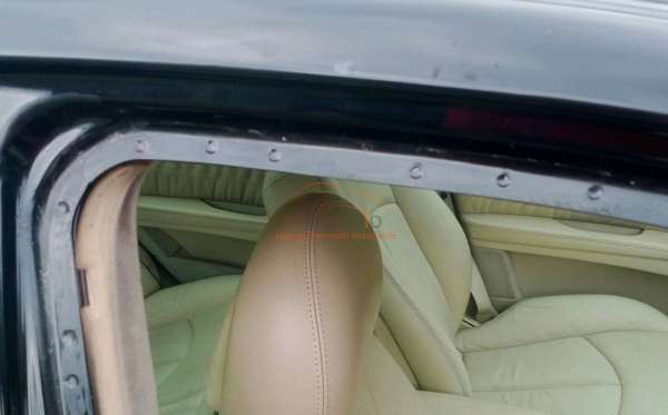 MERCEDES BENZ E 240 ELEGANCE CKD A