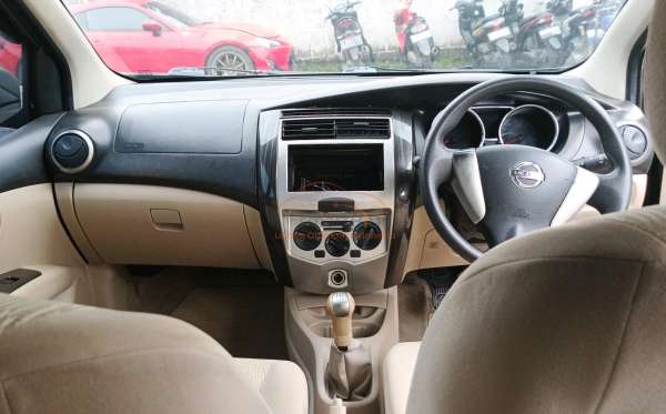 NISSAN  GRAND LIVINA  XV