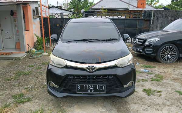 TOYOTA AVANZA