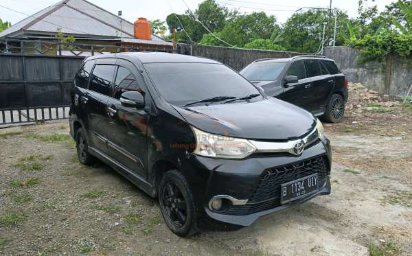 TOYOTA AVANZA