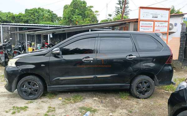 TOYOTA AVANZA