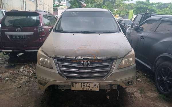 TOYOTA  INNOVA