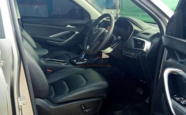 WULING ALMAZ RS