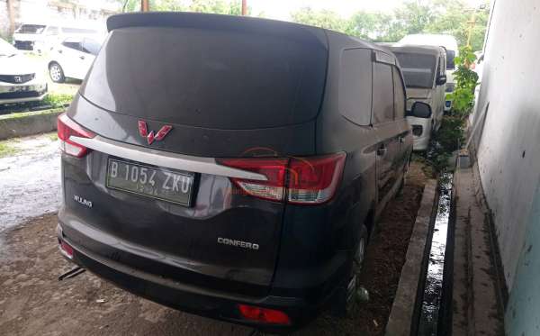 WULING CONFERO