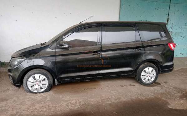 WULING CONFERO