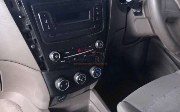 WULING CONFERO