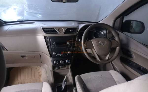 WULING CONFERO
