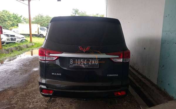 WULING CONFERO