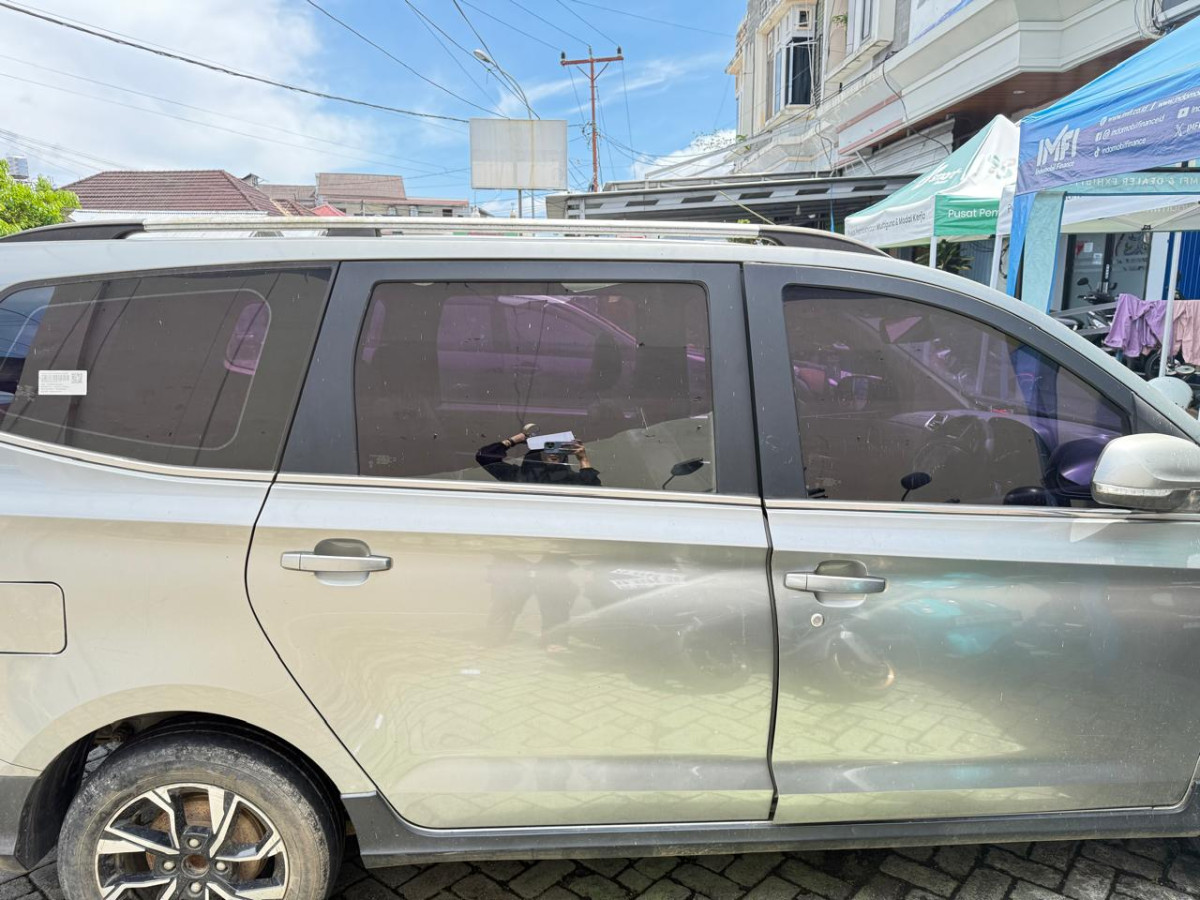 WULING  CONFERO  S 1.5C