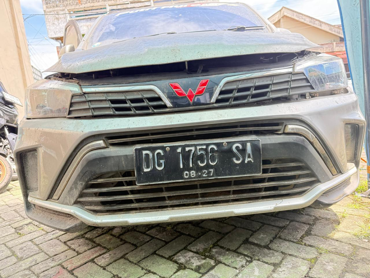 WULING  CONFERO  S 1.5C