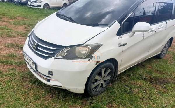 HONDA FREED GB3 1.5 E