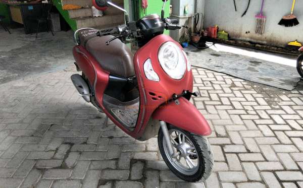 HONDA SCOOPY PRESTIGE
