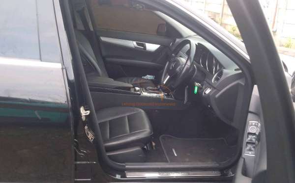 MERCEDES BENZ C 200 CGI