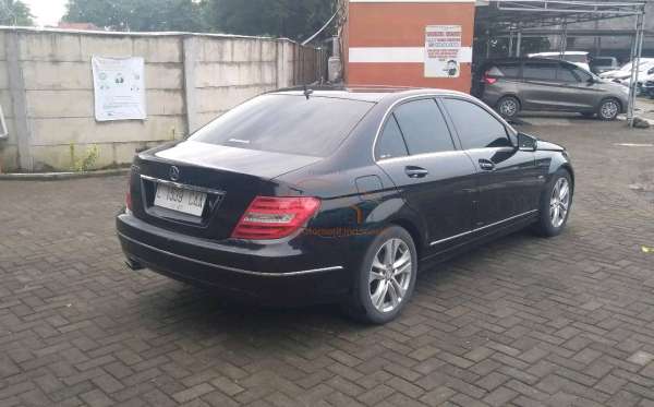 MERCEDES BENZ C 200 CGI