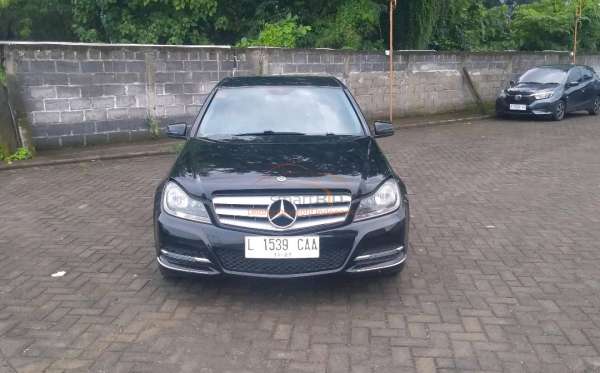 MERCEDES BENZ C 200 CGI