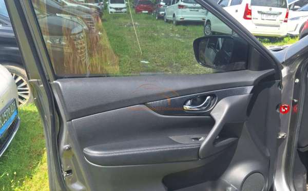 NISSAN  X TRAIL  2.5