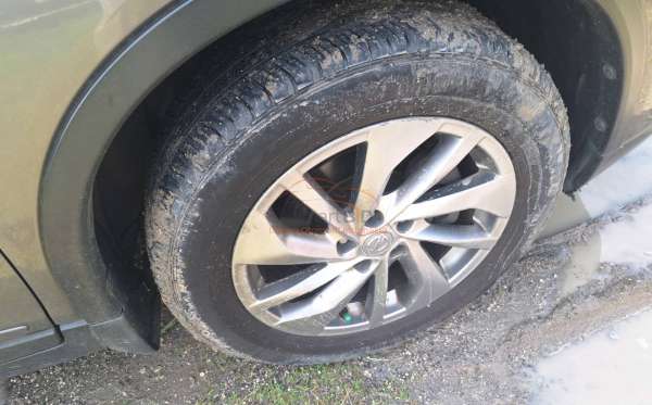 NISSAN  X TRAIL  2.5