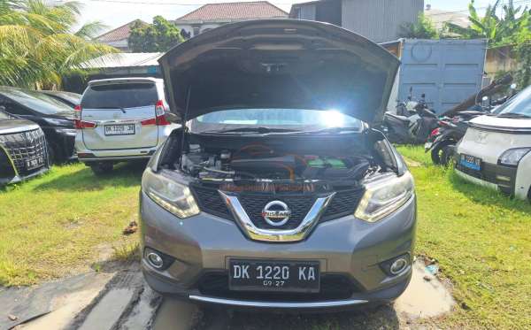 NISSAN  X TRAIL  2.5