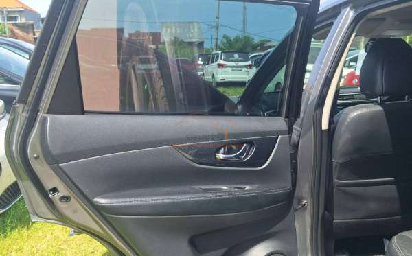 NISSAN  X TRAIL  2.5