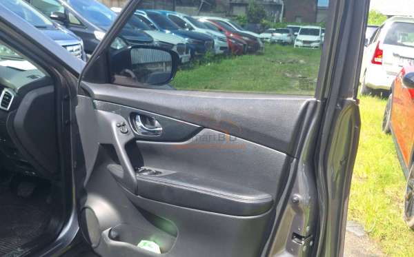 NISSAN  X TRAIL  2.5