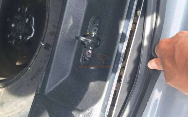 NISSAN  X TRAIL  2.5