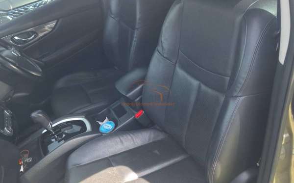 NISSAN  X TRAIL  2.5