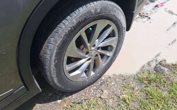 NISSAN  X TRAIL  2.5