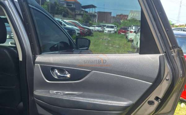 NISSAN  X TRAIL  2.5