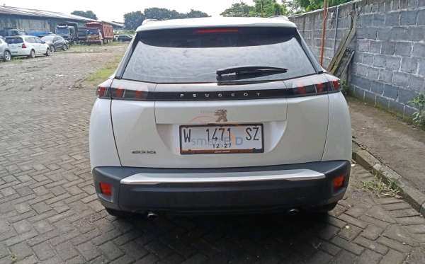 PEUGEOT  2008  AT
