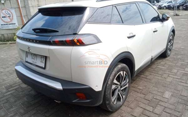 PEUGEOT  2008  AT