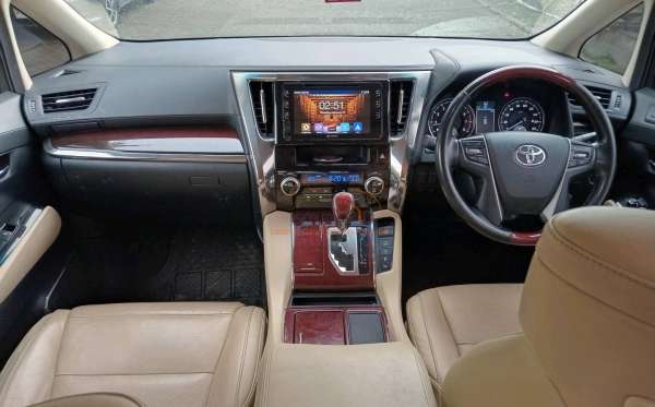 TOYOTA ALPHARD 2.5 G