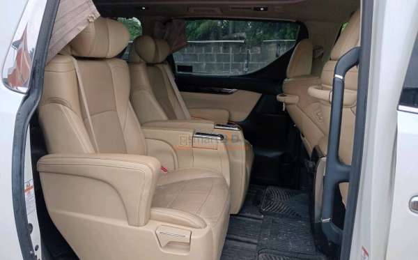 TOYOTA ALPHARD 2.5 G