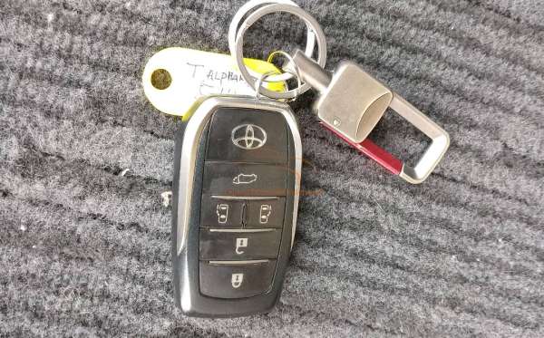 TOYOTA ALPHARD 2.5 G