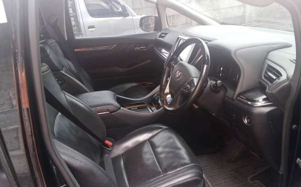 TOYOTA VELLFIRE 2.5G