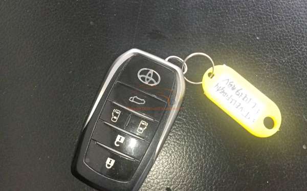 TOYOTA VELLFIRE 2.5G