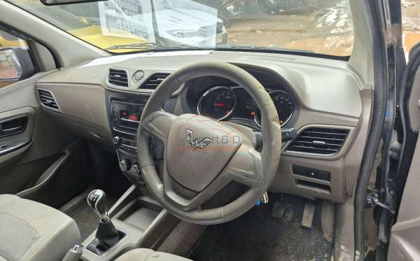 WULING CONFERO 1.5 DB MY (4X2)