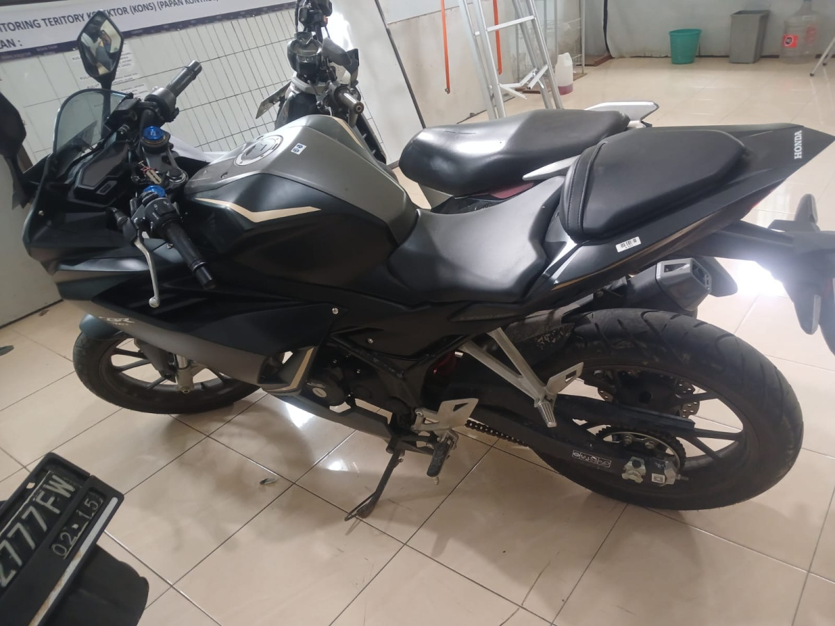 HONDA CBR 150 R