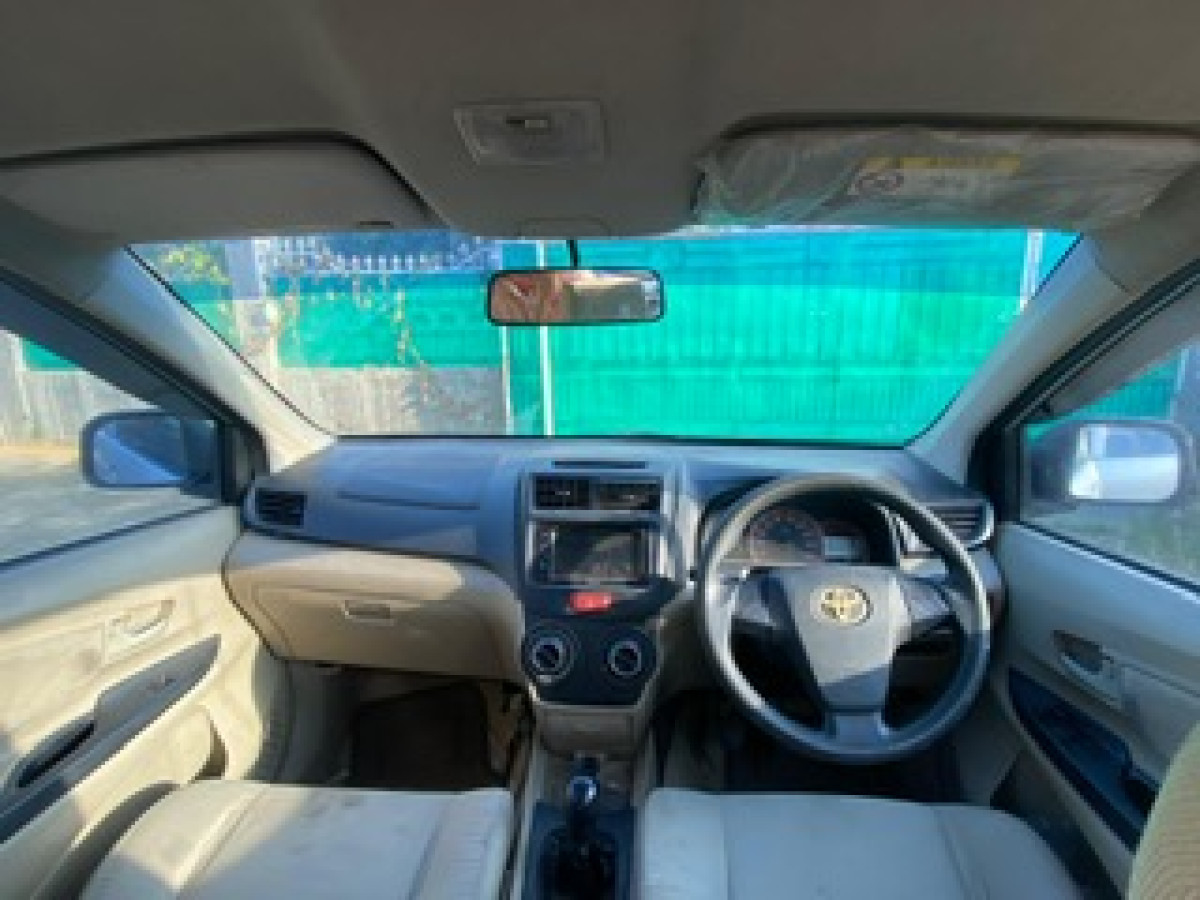 TOYOTA AVANZA