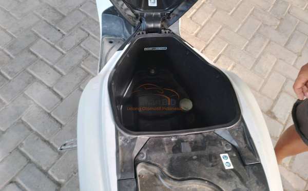 HONDA SCOOPY PRESTIGE