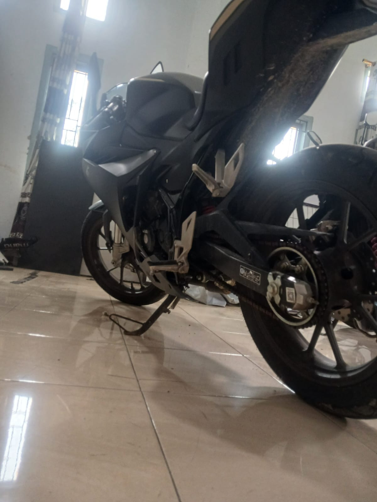 HONDA CBR 150 R