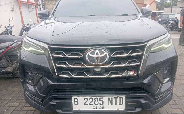 TOYOTA  FORTUNER  2.8 VRZ