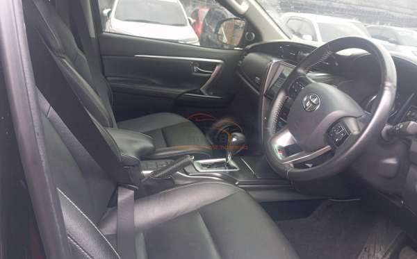 TOYOTA  FORTUNER  2.8 VRZ