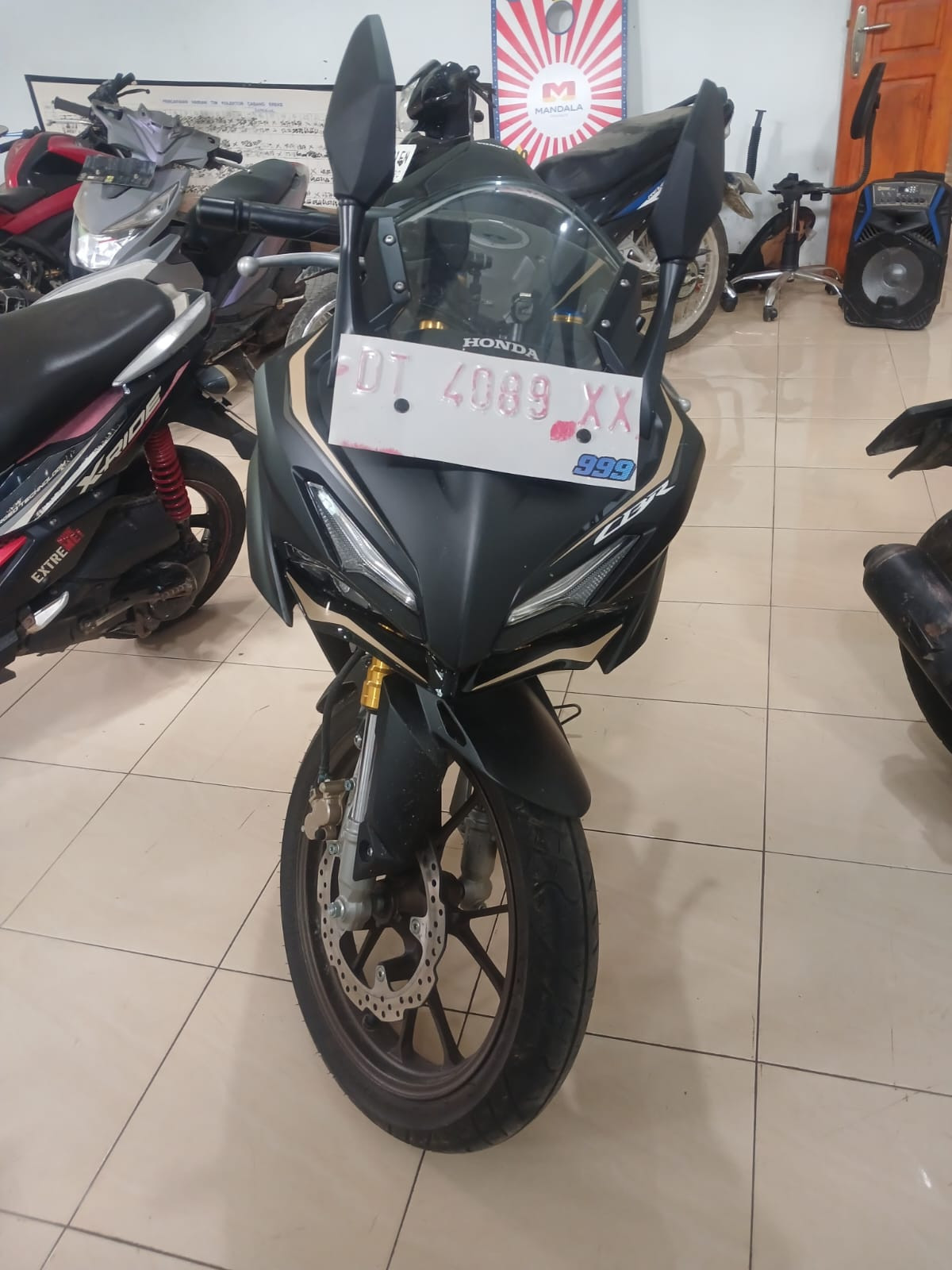 HONDA CBR 150 R