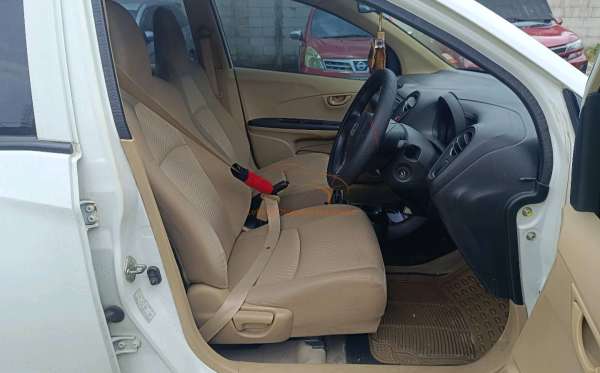HONDA MOBILIO DD4 1.5 S